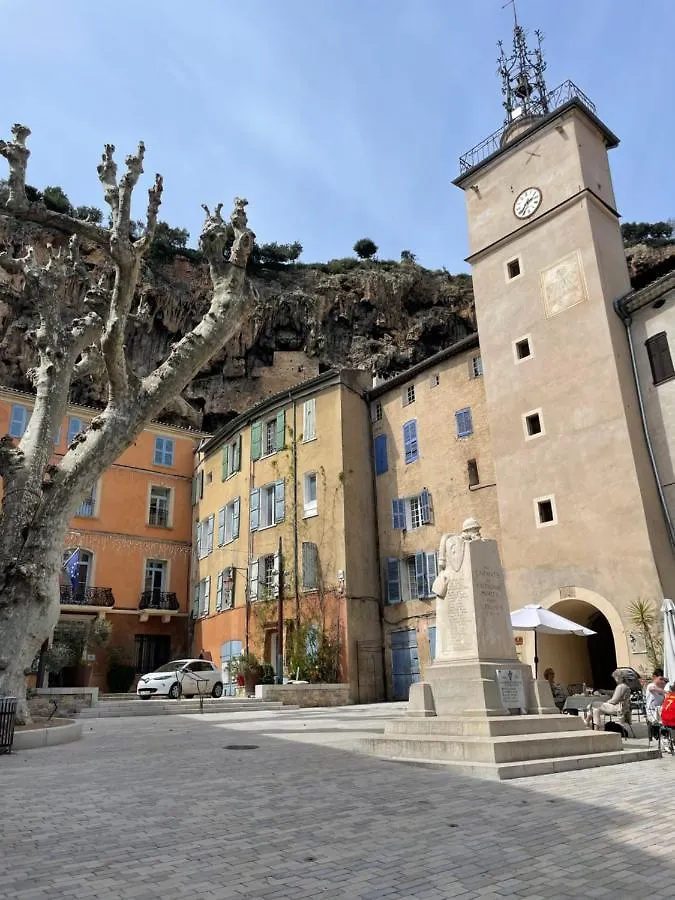 Cosy & Chill Appartements - Au Coeur Du Village De Cotignac, En Provence 0*, Cotignac